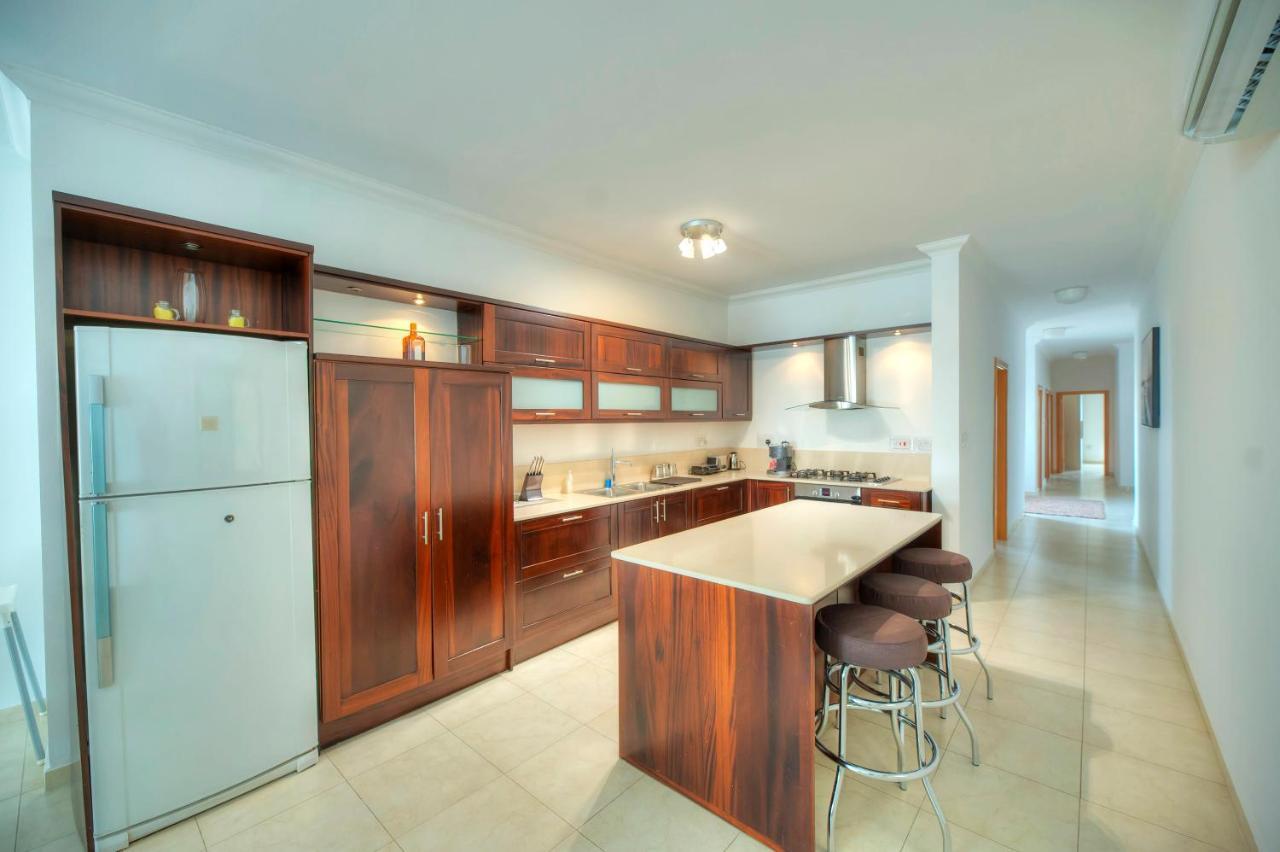 Modern 3Br Stylish & Spacious Apartment - Close To Sliema Promenade Gzira Luaran gambar