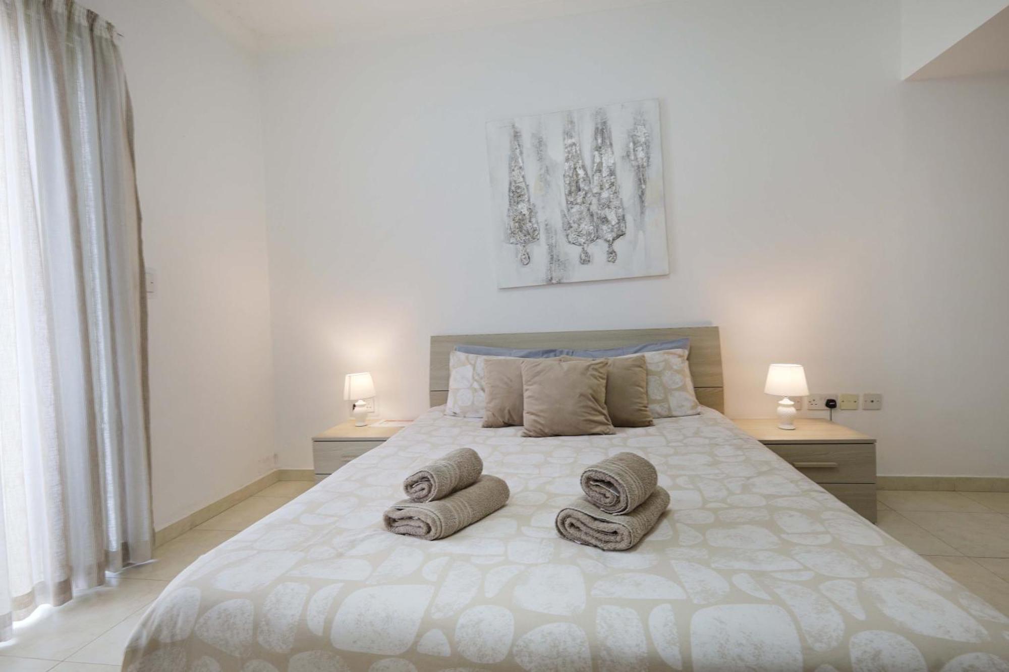 Modern 3Br Stylish & Spacious Apartment - Close To Sliema Promenade Gzira Luaran gambar