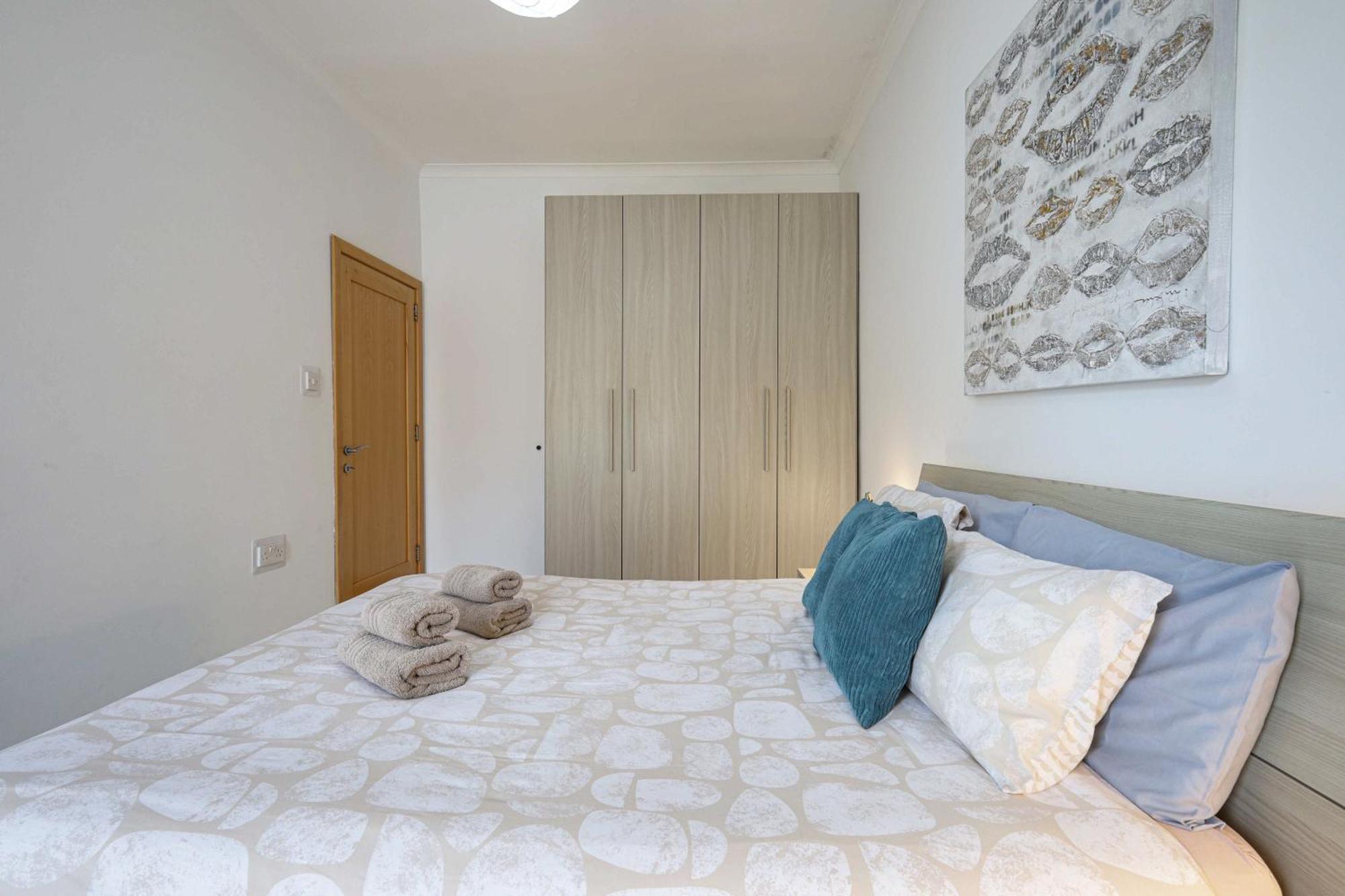 Modern 3Br Stylish & Spacious Apartment - Close To Sliema Promenade Gzira Luaran gambar