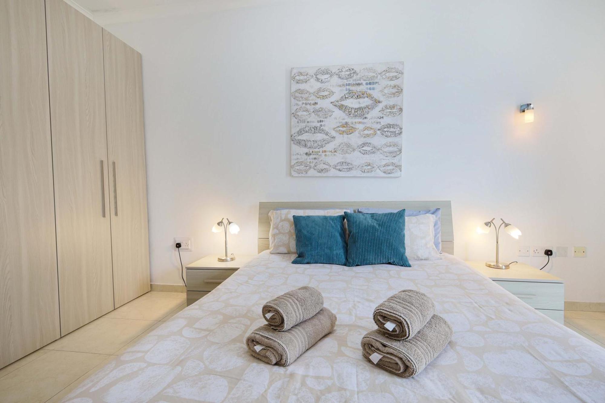 Modern 3Br Stylish & Spacious Apartment - Close To Sliema Promenade Gzira Luaran gambar