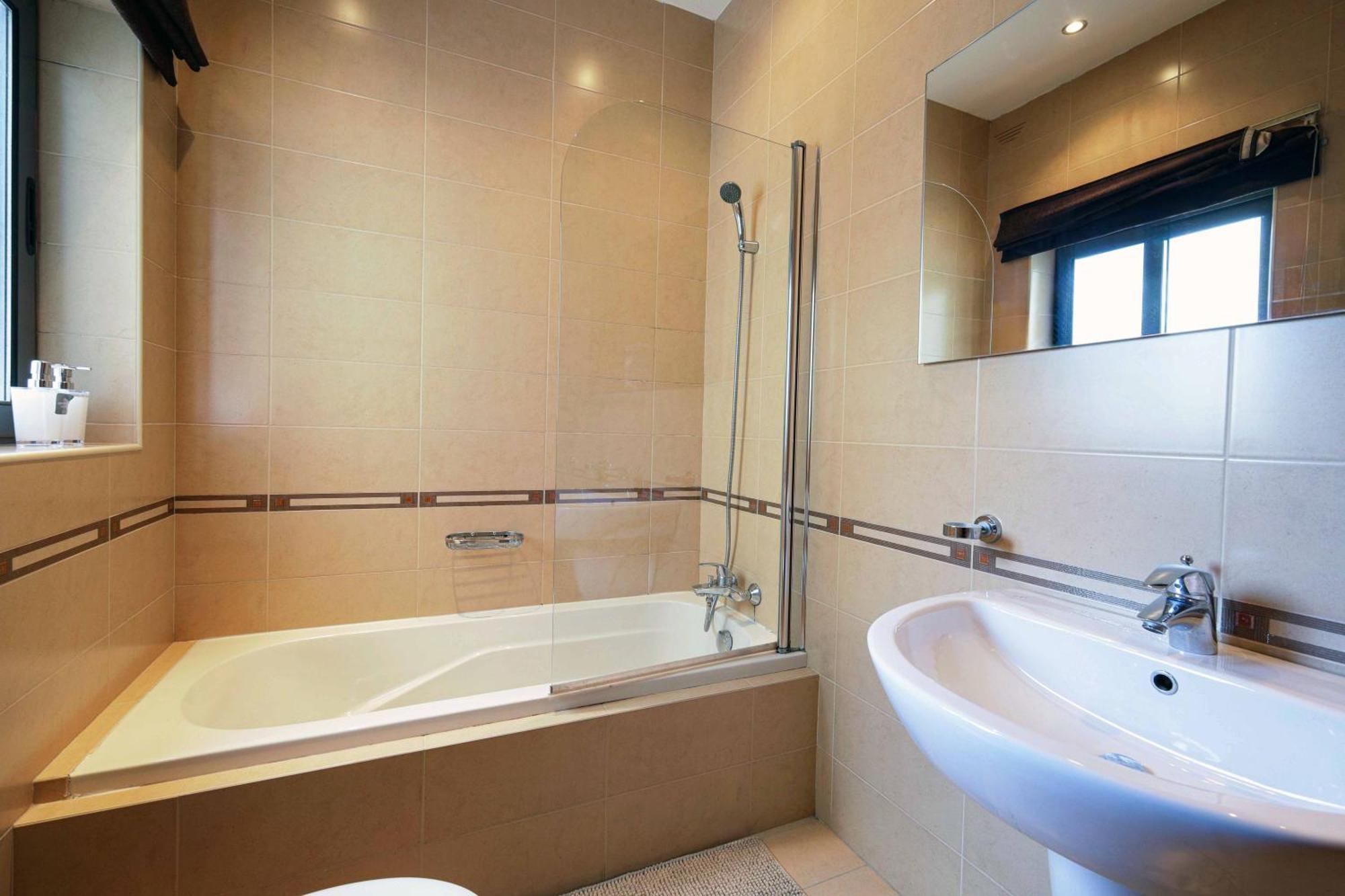 Modern 3Br Stylish & Spacious Apartment - Close To Sliema Promenade Gzira Luaran gambar